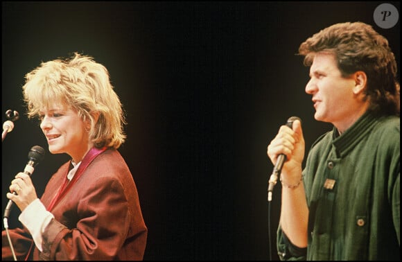 Daniel Balavoine et France Gall en 1985 chantent Ethiopie.