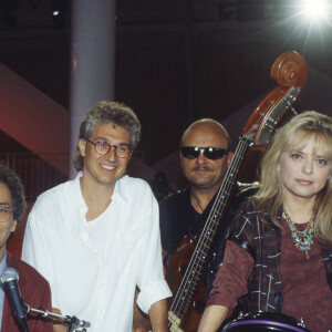 Photo de France Gall et Michel Berger sur le plateau de l'émission Stars 90 à Paris, France, dans les années 90. Photo par Pascal Baril/ABACAPRESS.COM