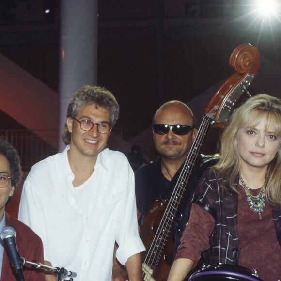 Photo de France Gall et Michel Berger sur le plateau de l'émission Stars 90 à Paris, France, dans les années 90. Photo par Pascal Baril/ABACAPRESS.COM