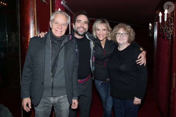 Exclusif - Les comédiens de la pièce : José Paul, Sébastien Castro (Auteur de la pièce), Florence Portelli et Agnès Boury - Célébrités au cocktail à la suite de la 600ème de la Pièce " Une idée géniale " au Théâtre des Variétés à Paris, France. Le 2 Octobre 2024. © Bertrand Rindoff / Bestimage 