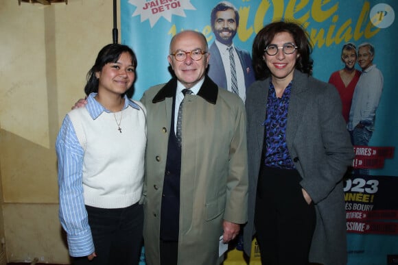 Un moment agréable entre père et fille qui se rendent régulièrement aux premières de films ou de théâtre à Paris.
Exclusif - Bernard Cazeneuve entre sa fille Mona et Rima Abdul Malak - Célébrités à la 600ème de la Pièce " Une idée géniale " au Théâtre des Variétés à Paris, France. Le 2 Octobre 2024. © Bertrand Rindoff / Bestimage 