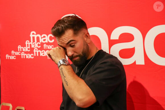 Exclusif - Kendji Girac en séance de dédicaces à l'occasion de la sortie de son nouvel album ''Vivre'' à la FNAC Croix-Blanche de Sainte-Geneviève-des-Bois, France, le vendredi 4 octobre 2024.