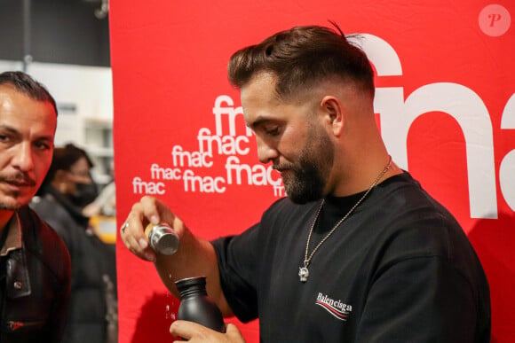 Exclusif - Kendji Girac en séance de dédicaces à l'occasion de la sortie de son nouvel album ''Vivre'' à la FNAC Croix-Blanche de Sainte-Geneviève-des-Bois, France, le vendredi 4 octobre 2024.