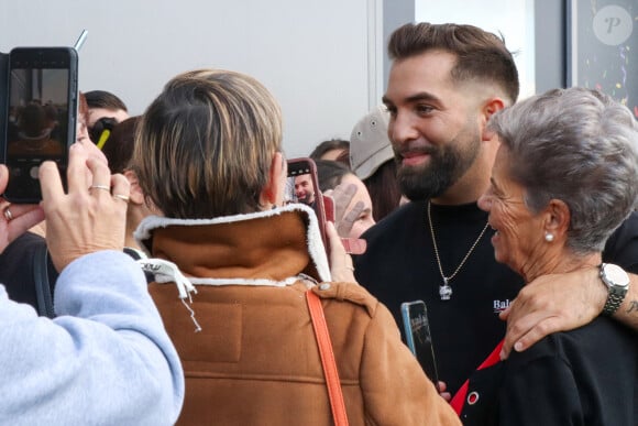 Exclusif - Kendji Girac en séance de dédicaces à l'occasion de la sortie de son nouvel album ''Vivre'' à la FNAC Croix-Blanche de Sainte-Geneviève-des-Bois, France, le vendredi 4 octobre 2024.