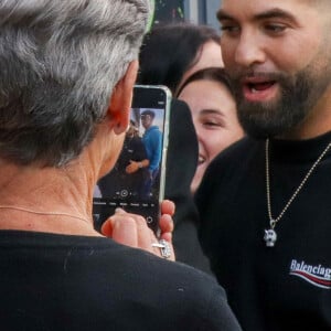 Exclusif - Kendji Girac en séance de dédicaces à l'occasion de la sortie de son nouvel album ''Vivre'' à la FNAC Croix-Blanche de Sainte-Geneviève-des-Bois, France, le vendredi 4 octobre 2024.