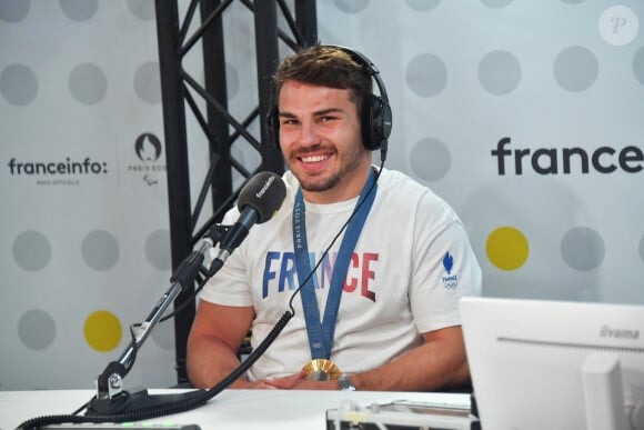 Antoine Dupont médaille d'or rugby à 7 Médailles Olympiques JO Paris 2024 du samedi 27 juillet 2024 dimanche 28 juillet 2024 Club France Porte de la Villette Paris