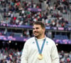 Antoine Dupont - Podium - La France remporte la finale en Rugby à 7 après sa victoire face à Fidji (et sa première médaille d'or) lors des Jeux Olympiques (JO) de Paris 2024 au Stade de France à Saint-Denis, Seine Saint-Denis, France, le 27 juillet 2024. © Jacovides-Perusseau/Bestimage