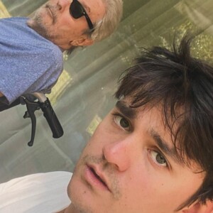 Alain-Fabien Delon a rendu hommage à son papa Alain Delon sur Instagram, un mois après sa mort.