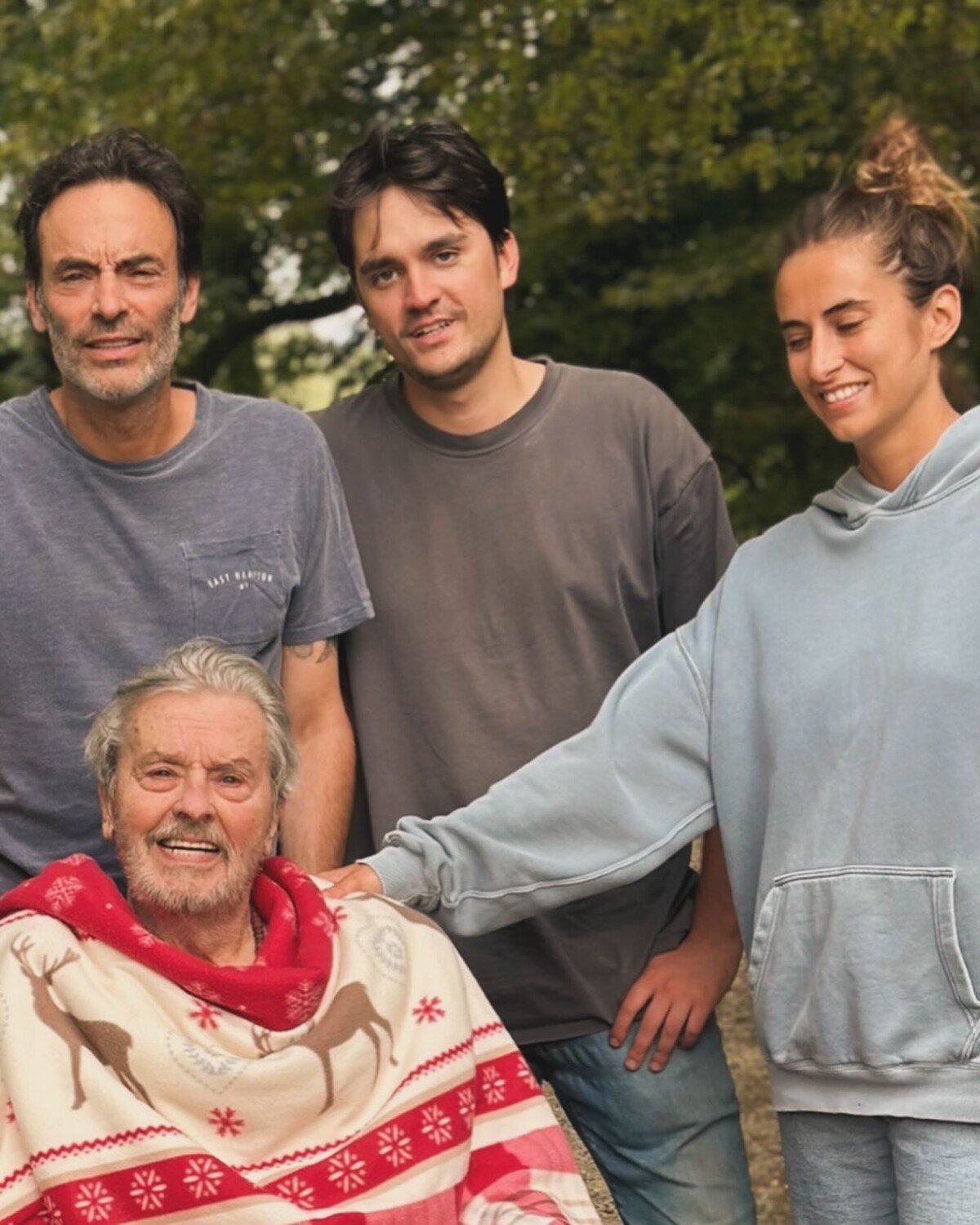 Mais la propriété de leur père doit plus que jamais être protégée
Alain-Fabien Delon a rendu hommage à son papa Alain Delon sur Instagram, un mois après sa mort. 