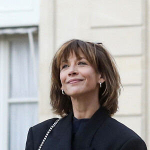 L'actrice Sophie Marceau - Arrivée des invités au dîner d'Etat en l'honneur du président chinois Xi Jinping et de sa femme la Première Dame Peng Liyuan au palais présidentiel de l'Elysée à Paris, France, le 6 mai 2024. © Stéphane Lemouton / Bestimage