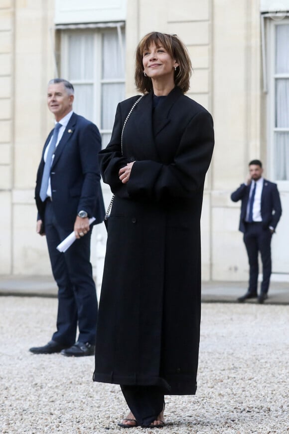 L'actrice Sophie Marceau - Arrivée des invités au dîner d'Etat en l'honneur du président chinois Xi Jinping et de sa femme la Première Dame Peng Liyuan au palais présidentiel de l'Elysée à Paris, France, le 6 mai 2024. © Stéphane Lemouton / Bestimage