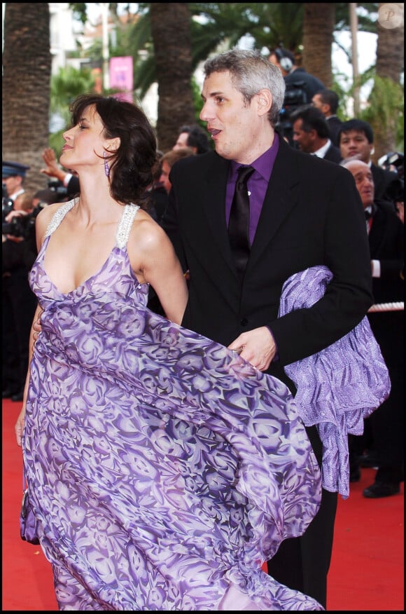 "Ce qui n'en minimise pas l'importance : c'est tout de même le père de ma fille !" 
Archives : Sophie Marceau et Jim Lemley