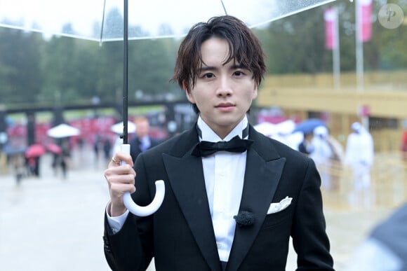 L’acteur japonais Rihito Itagaki au prix Qatar Arc de Triomphe à l'Hippodrome de Longchamp, le 6 octobre 2024. © Rachid Bellak / Bestimage