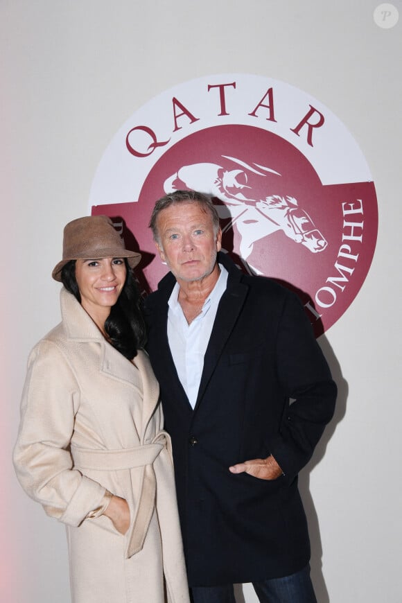 Franck Dubosc et sa femme Danièle au prix Qatar Arc de Triomphe à l'Hippodrome de Longchamp, le 6 octobre 2024. © Rachid Bellak / Bestimage