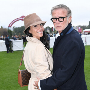 Franck Dubosc est venu avec sa femme Danièle

Franck Dubosc et sa femme Danièle au prix Qatar Arc de Triomphe à l'Hippodrome de Longchamp, le 6 octobre 2024. © Rachid Bellak / Bestimage