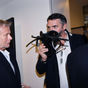 Franck Dubosc et Arnaud Ducret au prix Qatar Arc de Triomphe à l'Hippodrome de Longchamp, le 6 octobre 2024. © Rachid Bellak / Bestimage