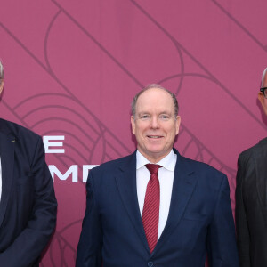 Arnaud de Seysse, le prince Albert II de Monaco, Guillaume de Saint-Seine, président de France Galop au prix Qatar Arc de Triomphe à l'Hippodrome de Longchamp, le 6 octobre 2024. © Rachid Bellak / Bestimage