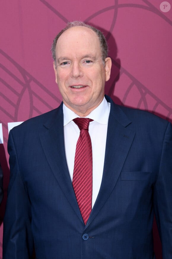 Connu pour son amour du sport, le prince Albert II de Monaco avait fait le déplacement depuis la Principauté

Le prince Albert II de Monaco au prix Qatar Arc de Triomphe à l'Hippodrome de Longchamp, le 6 octobre 2024. © Rachid Bellak / Bestimage