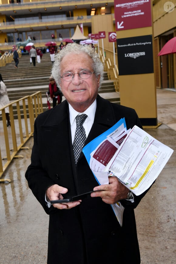 Laurent Dassault au prix Qatar Arc de Triomphe à l'Hippodrome de Longchamp, le 6 octobre 2024. © Rachid Bellak / Bestimage