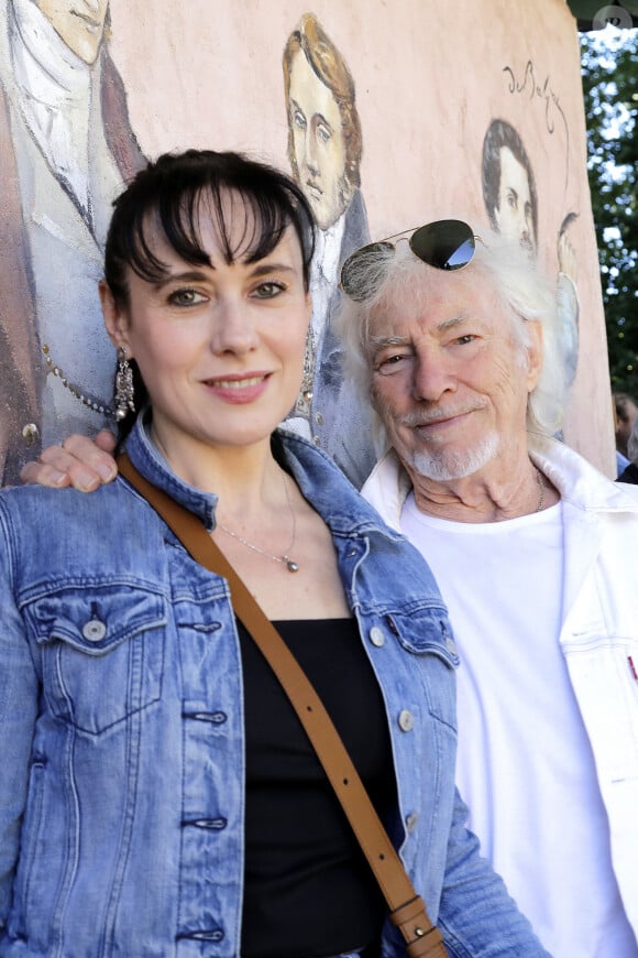 Hugues Aufray et sa compagne Muriel - 4ème édition des écrivains chez Gonzague Saint Bris (26ème Forêt des livres) à Chanceaux-Près-Loches. © Cédric Perrin/Bestimage