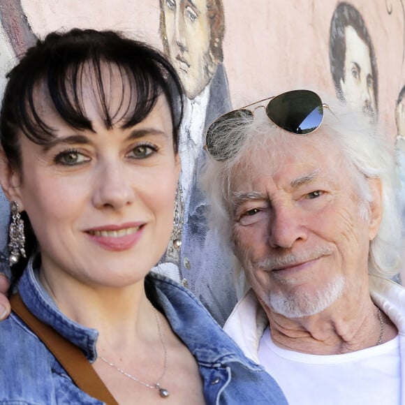 Hugues Aufray et sa compagne Muriel - 4ème édition des écrivains chez Gonzague Saint Bris (26ème Forêt des livres) à Chanceaux-Près-Loches. © Cédric Perrin/Bestimage