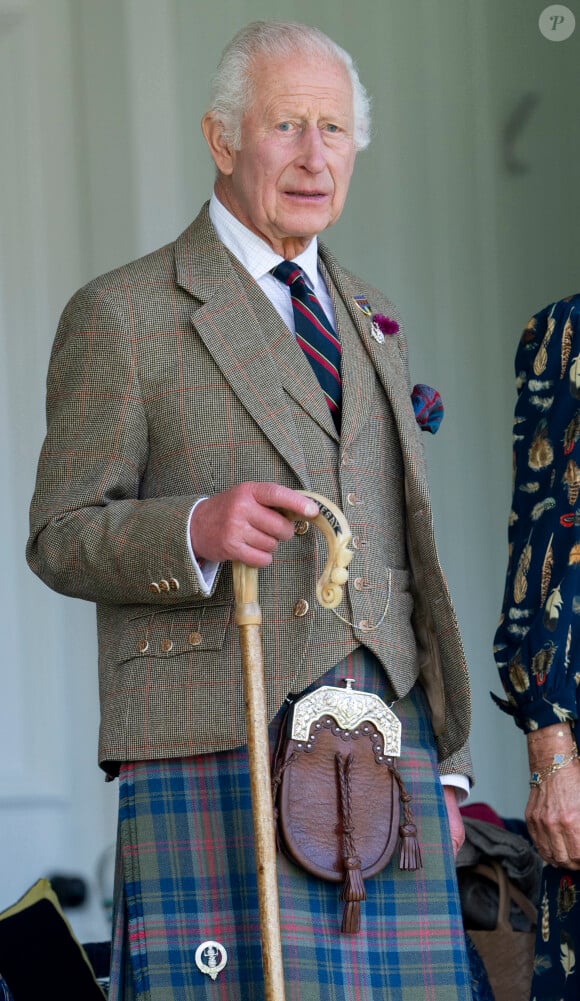 Le roi Charles III d'Angleterre et Camilla Parker Bowles, reine consort d'Angleterre, partagent un fou rire lors du Braemar Gathering 2024, le 7 septembre 2024. © Goff / Bestimage 