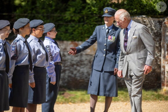 Le roi Charles III d'Angleterre, assiste à la messe du dimanche à l'église Sainte-Marie-Madeleine de Sandringham, le 28 juillet 2024. © Julien Burton / Bestimage 