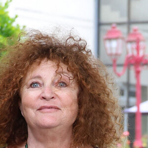 Valérie Mairesse - Photocall avec l'équipe de l'émission de radio "Les grosses têtes" lors de la 17ème édition du Festival du Film Francophone de Angoulême (FFA). Le 29 août 2024 © Coadic Guirec / Bestimage