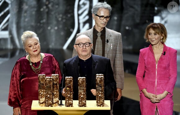 Un César spécial pour la troupe du Splendid, Josiane Balasko, Michel Blanc, Thierry Lhermitte, Marie-Anne Chazel, sur scène lors de la 46ème cérémonie des César à l'Olympia à Paris le 12 mars 2021. © Bertrand Guay/ Pool / Bestimage