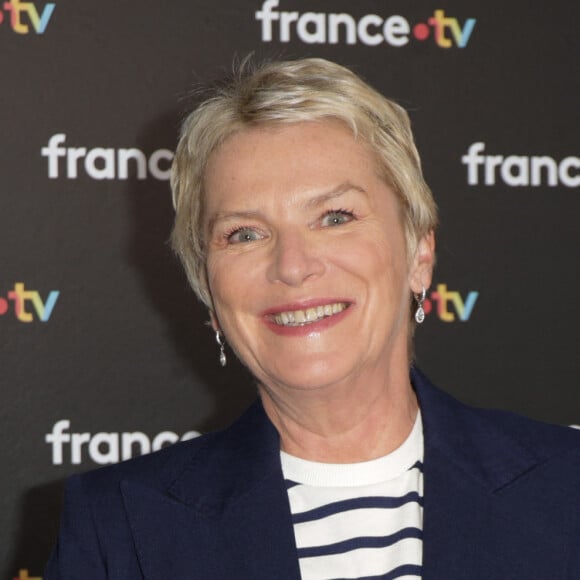 Élise Lucet au photocall de la conférence de presse de rentrée de France Télévisions à Paris, France, le 4 septembre 2024. © Coadic Guirec/Bestimage 