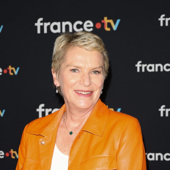 Elise Lucet au photocall pour la conférence de presse de rentrée de France TV à la Grande Halle de la Villette à Paris, France, le 11 juillet 2023. © Coadic Guirec/Bestimage 