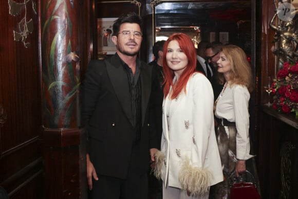 Vincent Niclo, Adeline Toniutti lors de la soirée Omar Harfouch - "Dîner chez Maxim's" à Paris le 9 octobre 2024. Le dîner organisé par O.Harfouch était pour remercier les célébrités venues à son concert "Concerto pour la paix", au théâtre des Champs Elysées le 18 septembre 2024. O.Harfouch va partir pour une tournée mondiale du Concerto qui comprend le Vatican, l'Opéra de Dubaï et New York . © Perusseau / Tribeca / Bestimage