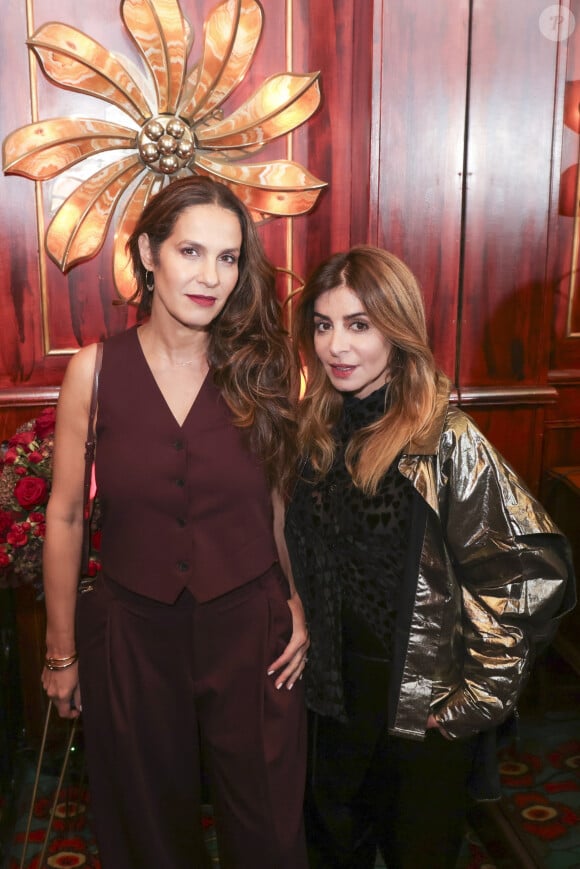 Elisa Tovati, Julie Zenatti lors de la soirée Omar Harfouch - "Dîner chez Maxim's" à Paris le 9 octobre 2024. Le dîner organisé par O.Harfouch était pour remercier les célébrités venues à son concert "Concerto pour la paix", au théâtre des Champs Elysées le 18 septembre 2024. O.Harfouch va partir pour une tournée mondiale du Concerto qui comprend le Vatican, l'Opéra de Dubaï et New York . © Perusseau / Tribeca / Bestimage