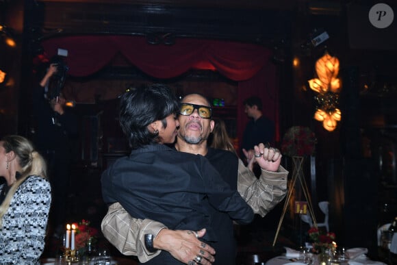 Dingues l'un de l'autre, ils ont assisté à la soirée Omar Harfouch "Dîner chez Maxim's" à Paris 
JoeyStarr et sa compagne Pauline Latchoumanin lors de la soirée Omar Harfouch "Dîner chez Maxim's" à Paris le 9 octobre 2024. Le dîner organisé par O.Harfouch était pour remercier les célébrités venues à son concert "Concerto pour la paix", au théâtre des Champs Elysées le 18 septembre 2024. O.Harfouch va partir pour une tournée mondiale du Concerto qui comprend le Vatican, l'Opéra de Dubaï et New York . © Rachid Bellak / Bestimage