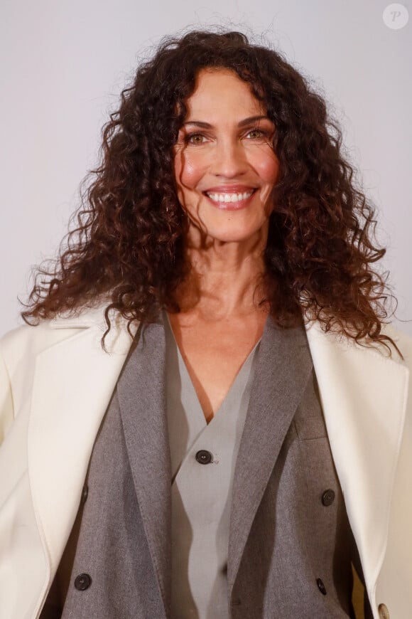 Linda Hardy au photocall du défilé Stéphane Rolland Haute Couture Printemps/Été 2024 dans le cadre de la Fashion Week de Paris (PFW) à la Salle Pleyel, à Paris, France. © Christophe Clovis/Bestimage