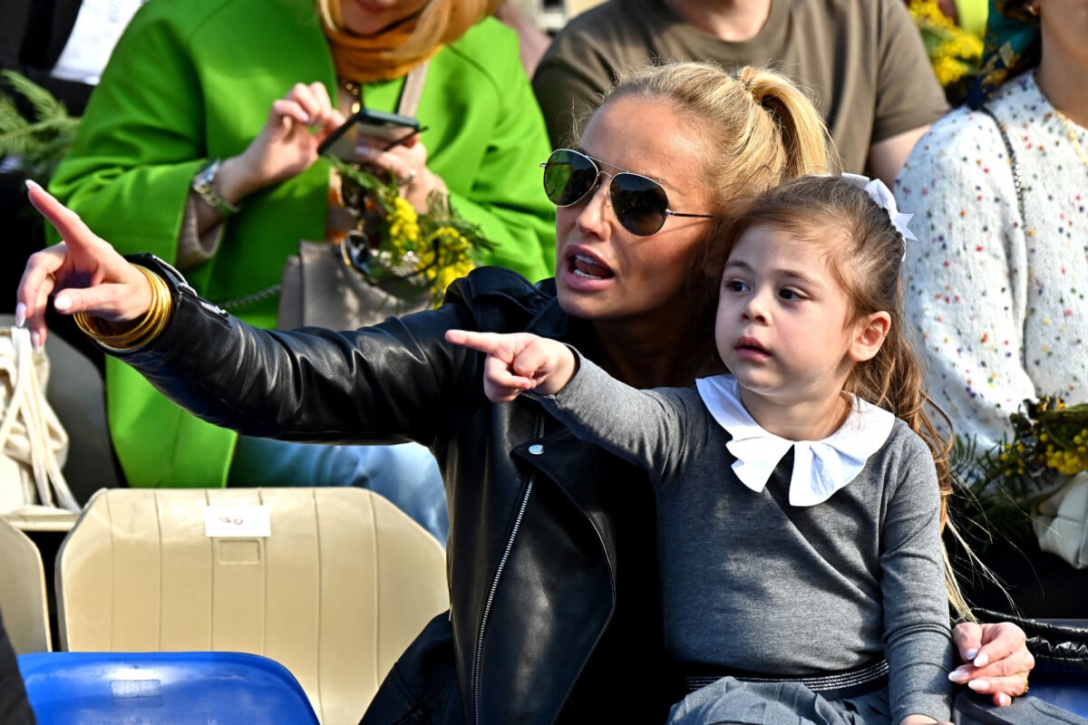 Photo Adriana Karembeu Ohanian Et Sa Fille Nina Durant La Premi re photo-adriana-karembeu-ohanian-et-sa-fille-nina-durant-la-premi-re