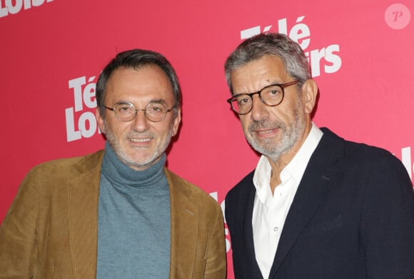 Frédéric Lopez et Michel Cymes - Photocall de la soirée "Télé Loisirs Awards 2024" aux Jardins du Pont-Neuf à Paris le 23 septembre 2024. Ce sont de toutes nouvelles récompenses : les Télé-Loisirs Awards. Elles sont vouées à devenir annuelles. Pour les attribuer, le magazine a commandé une enquête de l'institut CSA à la mi-août auprès d'un millier de personne. Dans la catégorie du meilleur animateur et de la meilleure animatrice, ce sont respectivement S. Bern, présentateur notamment de "Secrets d'Histoire" sur France 3, et K. Lemarchand présentatrice depuis 14 ans de "L'amour est dans le pré" qui ont été plébiscités par les répondants. L'animatrice phare de M6 est arrivée devant la figure de France 2 Faustine Bollaert. Stéphane Bern lui ne remporte pas seulement le prix de meilleur animateur, mais aussi celui de "personnalité de télévision la plus engagée", grâce à ses actions en faveur du patrimoine. Ils étaient 15 personnalités soumises au vote des sondés. © Coadic Guirec/Bestimage