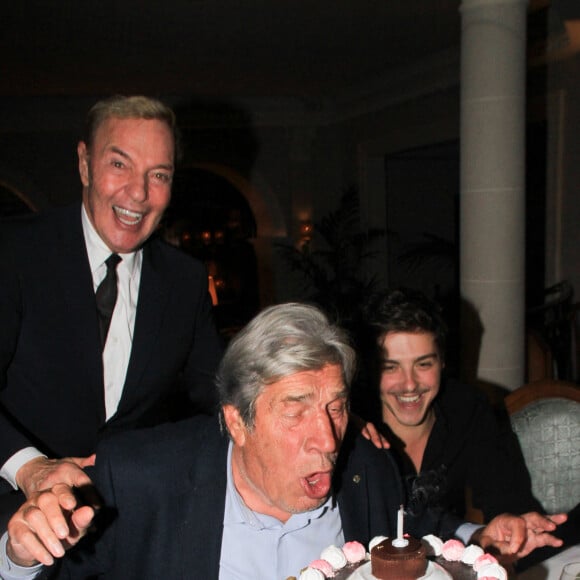 Exclusif - Tony Gomez, Jean-Pierre Castaldi, Baptiste Gonthier - JP.Castaldi fête son anniversaire (80 ans) au restaurant "Laurent" à Paris le 1er octobre 2024. © Philippe Baldini / Bestimage 