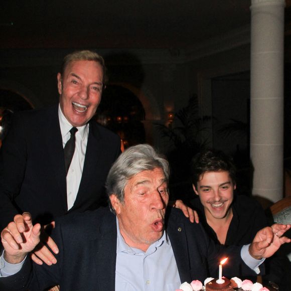 Exclusif - Tony Gomez, Jean-Pierre Castaldi, Baptiste Gonthier - JP.Castaldi fête son anniversaire (80 ans) au restaurant "Laurent" à Paris le 1er octobre 2024. © Philippe Baldini / Bestimage 