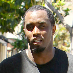 Exclusif - Sean Combs (Puff Daddy) à la sortie de son cours de gym à West Hollywood. Le rappeur américain de 44 ans, vient de recevoir un diplôme honorifique décerné par son ancienne fac. A l'époque, il n'avait pas réussi ses exams. Le 14 mai 2014