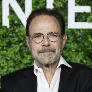 L'écrivain Marc Levy pose lors d'un photocall pour l'émission "Toutes ces choses que nous n'avons jamais dites" au 61ème Festival TV de Monte Carlo à Monaco le 20 juin 2022. Photo par Patrick Aventurier/ABACAPRESS.COM