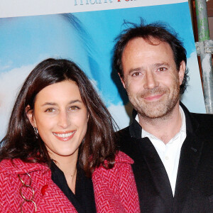 L'écrivain et scénariste français Marc Levy et sa compagne Pauline Leveque assistent à l'avant-première française du film 'Et si c'était Vrai' au Gaumont Ambassade sur les Champs-Elysées à Paris le 22 novembre 2005. Photo par Bruno Klein/ABACAPRESS.COM.