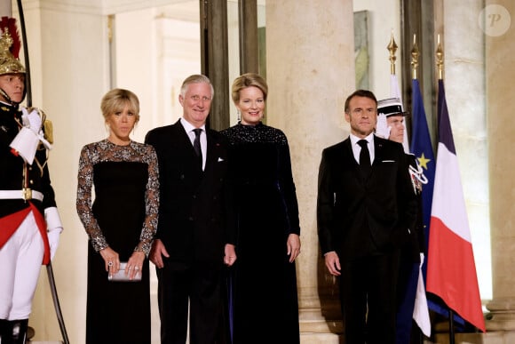 Brigitte Macron, le roi Philippe et la reine Mathilde de Belgique, le président Emmanuel Macron arrivant au dîner d'état au palais de l'Elysée à Paris en l'honneur de la visite du roi et de la reine de Belgique en France le 14 octobre 2024. © Dominique Jacovides / Bestimage 