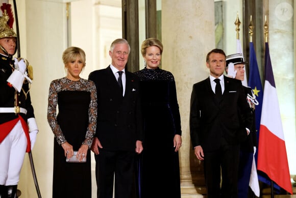 Brigitte Macron, le roi Philippe et la reine Mathilde de Belgique, le président Emmanuel Macron arrivant au dîner d'état au palais de l'Elysée à Paris en l'honneur de la visite du roi et de la reine de Belgique en France le 14 octobre 2024. © Dominique Jacovides / Bestimage 