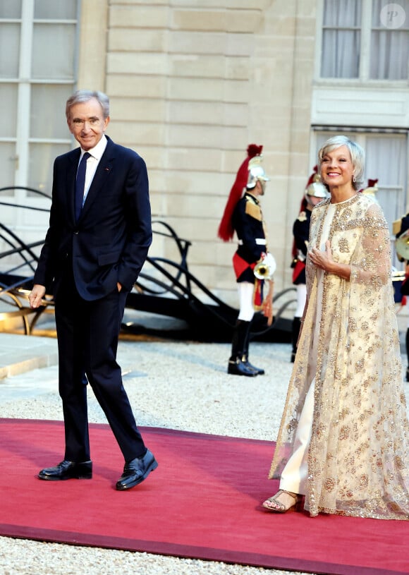 Bernard Arnault et sa femme Hélène Mercier-Arnault arrivant au dîner d'état au palais de l'Elysée à Paris en l'honneur de la visite du roi et de la reine de Belgique en France le 14 octobre 2024. © Dominique Jacovides / Bestimage 