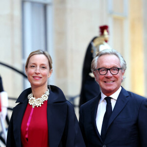 Adelaïde de Clermont-Tonnerre et le designer Edouard Vermeulen arrivant au dîner d'état au palais de l'Elysée à Paris en l'honneur de la visite du roi et de la reine de Belgique en France le 14 octobre 2024. © Dominique Jacovides / Bestimage 