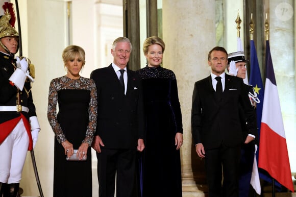 Brigitte Macron, le roi Philippe et la reine Mathilde de Belgique, le président Emmanuel Macron arrivant au dîner d'état au palais de l'Elysée à Paris en l'honneur de la visite du roi et de la reine de Belgique en France le 14 octobre 2024. © Dominique Jacovides / Bestimage 