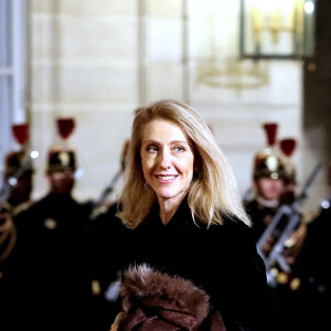 Sibyle Veil, directrice générale de Radio France arrivant au dîner d'état au palais de l'Elysée à Paris en l'honneur de la visite du roi et de la reine de Belgique en France le 14 octobre 2024. © Dominique Jacovides / Bestimage  Celebs Arrivals at the state dinner at the Elysée Palace in Paris in honour of the visit of the King and Queen of Belgium to France on october 14th 2024 