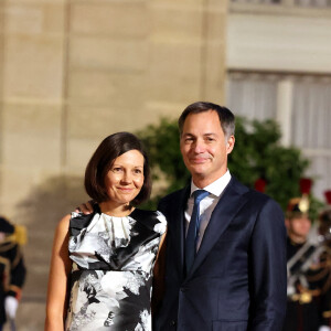 Alexander De Croo, Premier ministre de Belgique et sa femme Annik Penders arrivant au dîner d'état au palais de l'Elysée à Paris en l'honneur de la visite du roi et de la reine de Belgique en France le 14 octobre 2024. © Dominique Jacovides / Bestimage  Celebs Arrivals at the state dinner at the Elysée Palace in Paris in honour of the visit of the King and Queen of Belgium to France on october 14th 2024 