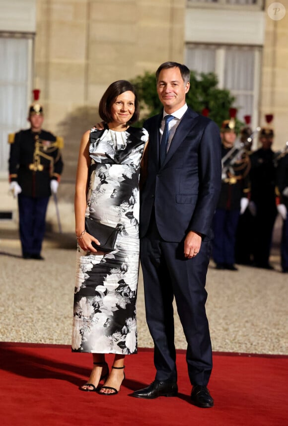 Alexander De Croo, Premier ministre de Belgique et sa femme Annik Penders arrivant au dîner d'état au palais de l'Elysée à Paris en l'honneur de la visite du roi et de la reine de Belgique en France le 14 octobre 2024. © Dominique Jacovides / Bestimage  Celebs Arrivals at the state dinner at the Elysée Palace in Paris in honour of the visit of the King and Queen of Belgium to France on october 14th 2024 